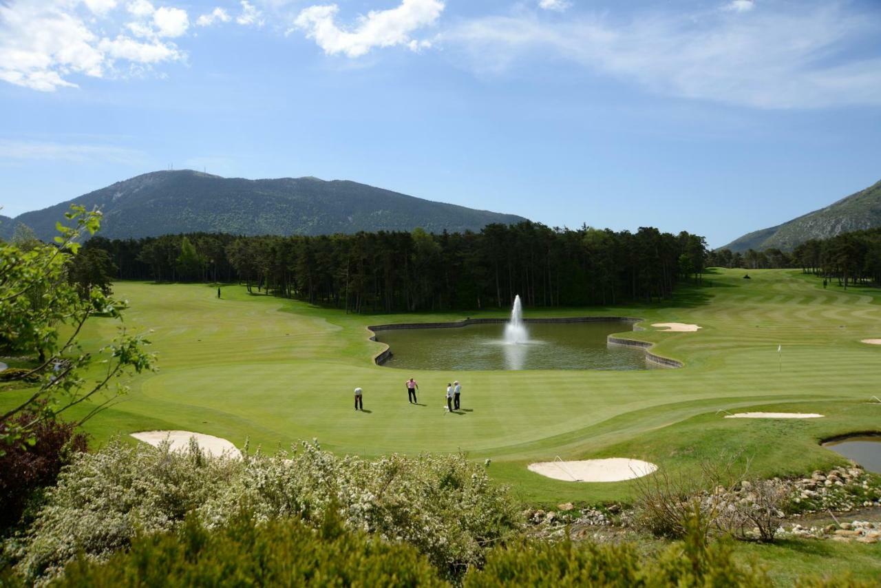 Château et Golf De Taulane La Martre Buitenkant foto